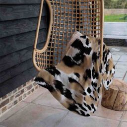 Benjamin Tate Design Leopard Spots Print Blanket in Natural - Size: 120 cm x 150 cm - thumbnail 4
