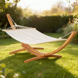 ERGOVEXA Outdoor Garden Hammock with Wooden Stand Swing Hanging Bed White