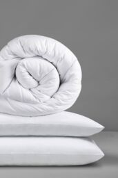 Slumberdown Made For You Two Duvet 4.5/10.5 Tog Duvet With 2 Pillows in White - Size: Double - thumbnail 1