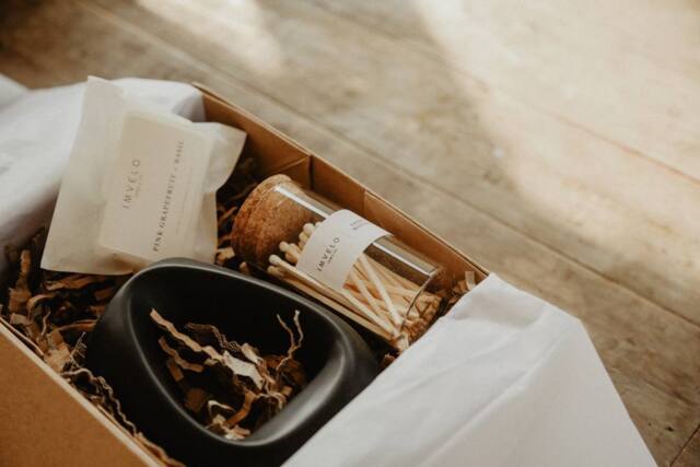 Imvelo Candle Co Burner Gift Box (Relaxing Essential Oil) in Black