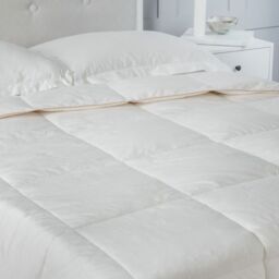 Snug City Luxury 13.5 Tog Goose Feather & Down Duvet 100% Cotton Cover in White - Size: King - thumbnail 2