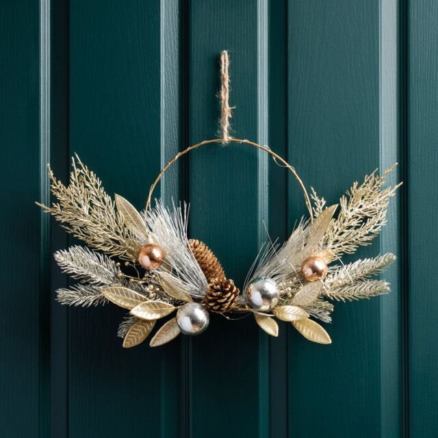 Scottish Everlastings Ltd 40cm Pre-lit Metallic Ring Wreath in Gold - image 1