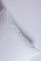 Homescapes Terry Towelling Waterproof Pillow Protectors 80 x 80 cm, Pack of 4 in White - Size: 80 x 80 cm - thumbnail 6