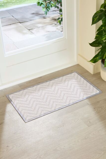 Artsy Mats Beige Chevrons Indoor Outdoor Doormat (70 x 40cm) - Size: 40 cm x 70 cm - image 1