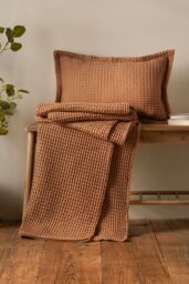 Pineapple Elephant 'Jaipur Chunky Waffle' Cotton Blanket Throw in Terracotta - Size: 150 cm × 200 cm - thumbnail 4