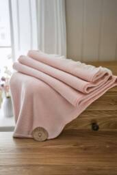 The Lyndon Company Arcadia Throw Supersoft 470gsm Jacquard Throw in Pink - Size: 130 cm x 170 cm - thumbnail 2