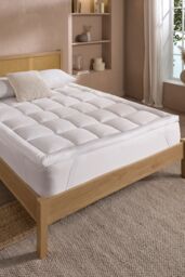 Slumberdown Sleep Soundly Deep 5cm Mattress Topper in White - Size: Super King - thumbnail 1