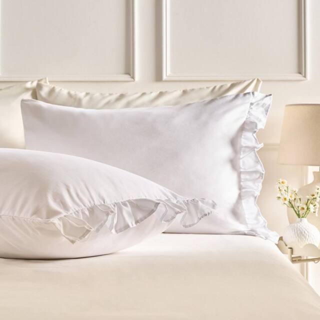 OHS 2 x Frill Edge Decor Pillowcases Microfibre Pillow Covers in White - Size: Standard Pillow Case - image 1