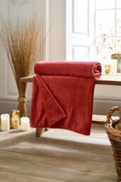 Deyongs Snuggle Touch Super Soft Solid Colour Fleece Throw - 1846 in Crimson - Size: 140 cm x 180 cm - thumbnail 1
