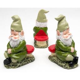 Jardinopia Sleeping Gnome Plant Pot Feet - Set of 3 in Green