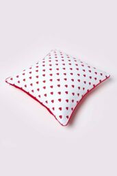 Homescapes Cotton Hearts Cushion Cover in Red - Size: 30 cm x 50 cm - thumbnail 4