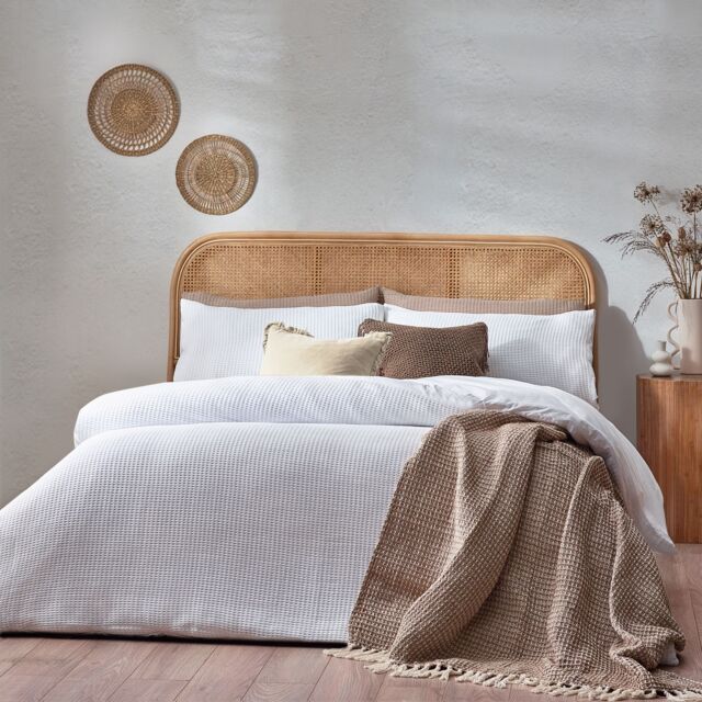 Yard Chunky Waffle 100% Cotton Duvet Cover Set in White - Size: Super King - image 1