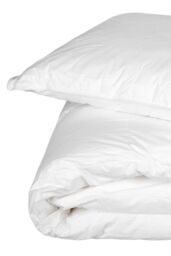 Homescapes Kids 10.5 Tog Goose Feather Duvet & Pillow Set in White - Size: Cot - thumbnail 4