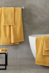 Catherine Lansfield Zero Twist Cotton 6 Piece Towel Bale in Yellow - thumbnail 4