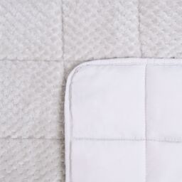 OHS Waffle Fleece Soft Warm Weighted Blanket - 8kg in Silver - Size: 150 cm x 200 cm - thumbnail 8