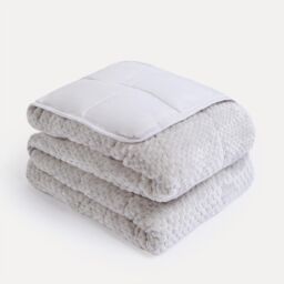 OHS Waffle Fleece Soft Warm Weighted Blanket - 8kg in Silver - Size: 150 cm x 200 cm - thumbnail 5