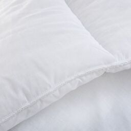 Snug City Summer Duvet 4.5 Tog Polycotton & Hollowfibre Filling in White - Size: Single - thumbnail 2