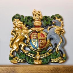 Madison & Mayfair Heritage Medium Coat of Arms Wall Plaque in Gold - thumbnail 1