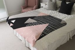 Benjamin Tate Design Triangle Geometrics Blanket in Natural - Size: 120 cm x 150 cm - thumbnail 3
