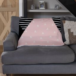 Benjamin Tate Design Triangle Geometrics Blanket in Natural - Size: 120 cm x 150 cm - thumbnail 2