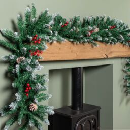 Samuel Alexander 2.7m Snow Tipped Christmas Garland with Red Berries, Cones & Bullet Tips in Dark Green - Size: 2.5m