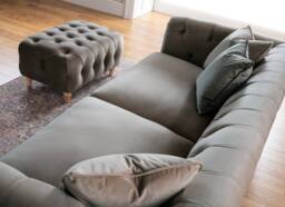 The Great Sofa Company Kensington 2-Seater Velvet Chesterfield Sofa in Grey - Size: 2 Seater - thumbnail 5