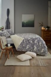 Deyongs Woodland Folk Animal Print Fleece Duvet Cover Set with Cosy Sherpa Reverse in Grey - Size: Single - thumbnail 2