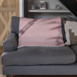 Benjamin Tate Design Botanical leaf on pink Designer Blanket in Natural - Size: 120 cm x 150 cm - thumbnail 2