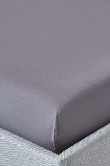 Homescapes Egyptian Cotton Deep Fitted Sheet 18 inch 200 Thread Count in Dark Grey - Size: King Fitted - image 1