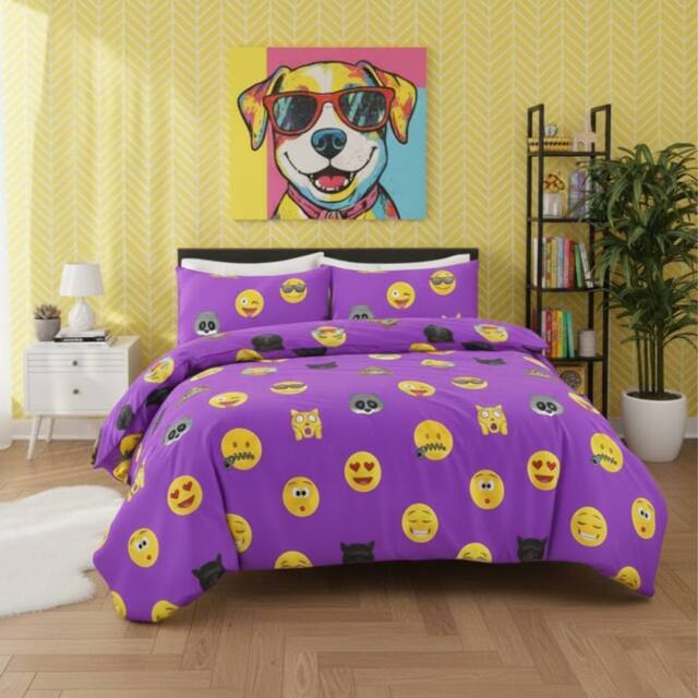 Snug City Emoji Print Duvet Cover Set Cool Playful Bedding with Pillowcases in Lilac - Size: Double - image 1