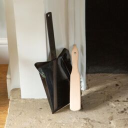 Hammer and Tongs Fireplace Dustpan & Brush Set Black - thumbnail 3