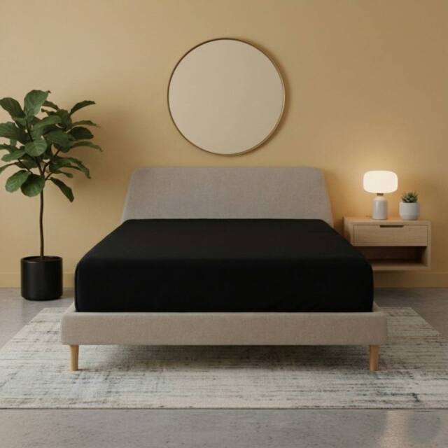 Snug City Flannelette Fitted Sheet Soft Brushed Cotton Bedding Warmth Comfort in Black - Size: King - image 1