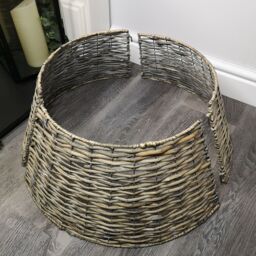 Samuel Alexander 40/58cm KD Willow Christmas Tree Skirt Wicker Rattan- Medium Natural in Brown - thumbnail 2