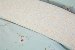 Rapport Home Daisy Floral Polycotton Duvet Cover Set with Pillowcase in Duck Egg Blue - Size: King - thumbnail 2