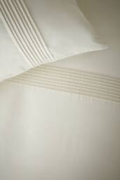 Catherine Lansfield Pintuck Easy Iron Percale Duvet Cover Set in Cream - Size: Double - thumbnail 3