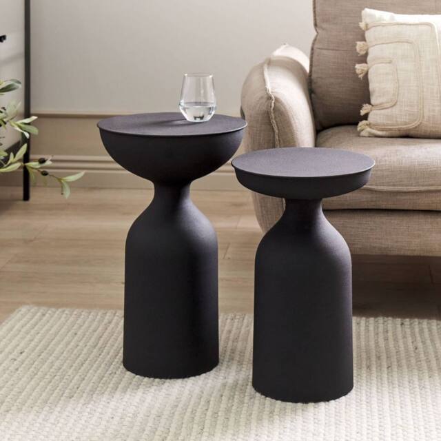 Wyld and Coco Set of 2 Black Iron Round Side Tables 33 cm and 36 cm Modern - image 1