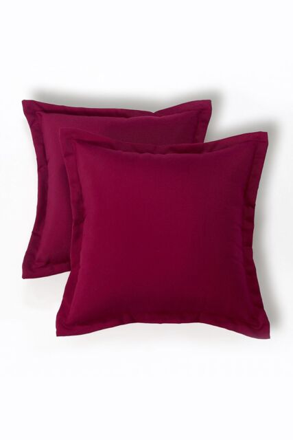 Homescapes Luxury Waterproof Plain Outdoor Cushion 45 x 45 cm, Set of 2 in Red - Size: 45 cm x 45 cm - image 1