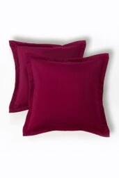Homescapes Luxury Waterproof Plain Outdoor Cushion 45 x 45 cm, Set of 2 in Red - Size: 45 cm x 45 cm - thumbnail 1