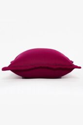 Homescapes Luxury Waterproof Plain Outdoor Cushion 45 x 45 cm, Set of 2 in Red - Size: 45 cm x 45 cm - thumbnail 4