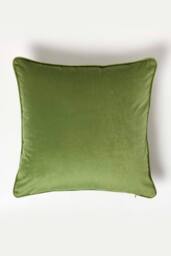 Homescapes Filled Velvet Cushion with Piped Edge 46 x 46 cm in Olive - thumbnail 3