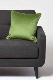 Homescapes Filled Velvet Cushion with Piped Edge 46 x 46 cm in Olive - thumbnail 2