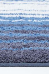 Homescapes Blue & White Stripe Cotton Bath Mat - thumbnail 3