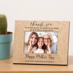 Uniqueful Women's Personalised Happy Mothers Day Wood Picture Frame 6x4 for Mum in Brown - thumbnail 3