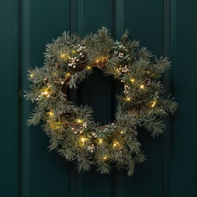 Scottish Everlastings Ltd 40cm Natural Feel Wreath with lights in Green - image 1