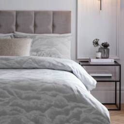 Paoletti Ellora Jaqcuard Duvet Cover Set in Silver - Size: Double - thumbnail 2