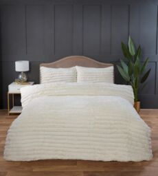 Rapport Home Chunky Ribbed Fur Polyester Soft & Cozy Duvet Cover Set With Pillowcase in White - Size: Double