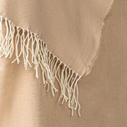 Luxury Living 100% Acrylic Throw - 150cm x 125cm - Cream - Size: 150 cm x 125 cm - thumbnail 4