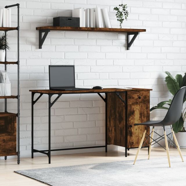 Berkfield Home Computer Desk Smoked Oak 131x48x75 cm Engineered Wood in Brown - Size: 131 x 48 x 75 cm - image 1