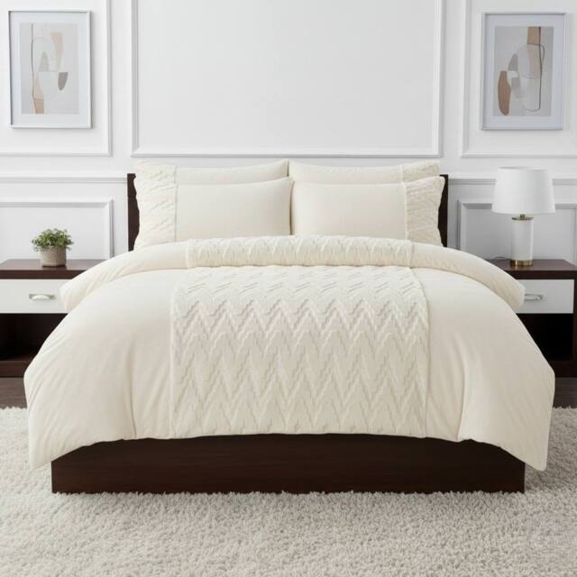 Snug City Zig Zag 3D Teddy Duvet Cover Set Ultra Soft Bedding with Pillowcases in Cream - Size: Single - image 1