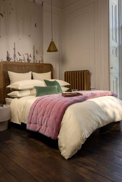CHRISTY 400TC Luxury Cotton Sateen Plain Dye Duvet Cover Sets in Gold - Size: Single - image 1